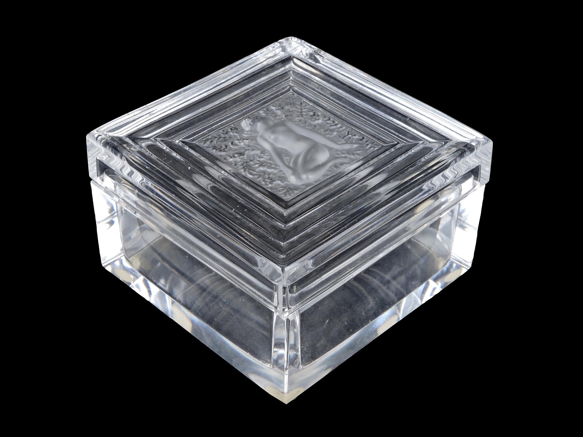 LALIQUE CRYSTAL GLASS DUNCAN BOX WITH SEATED NUDE PIC-0